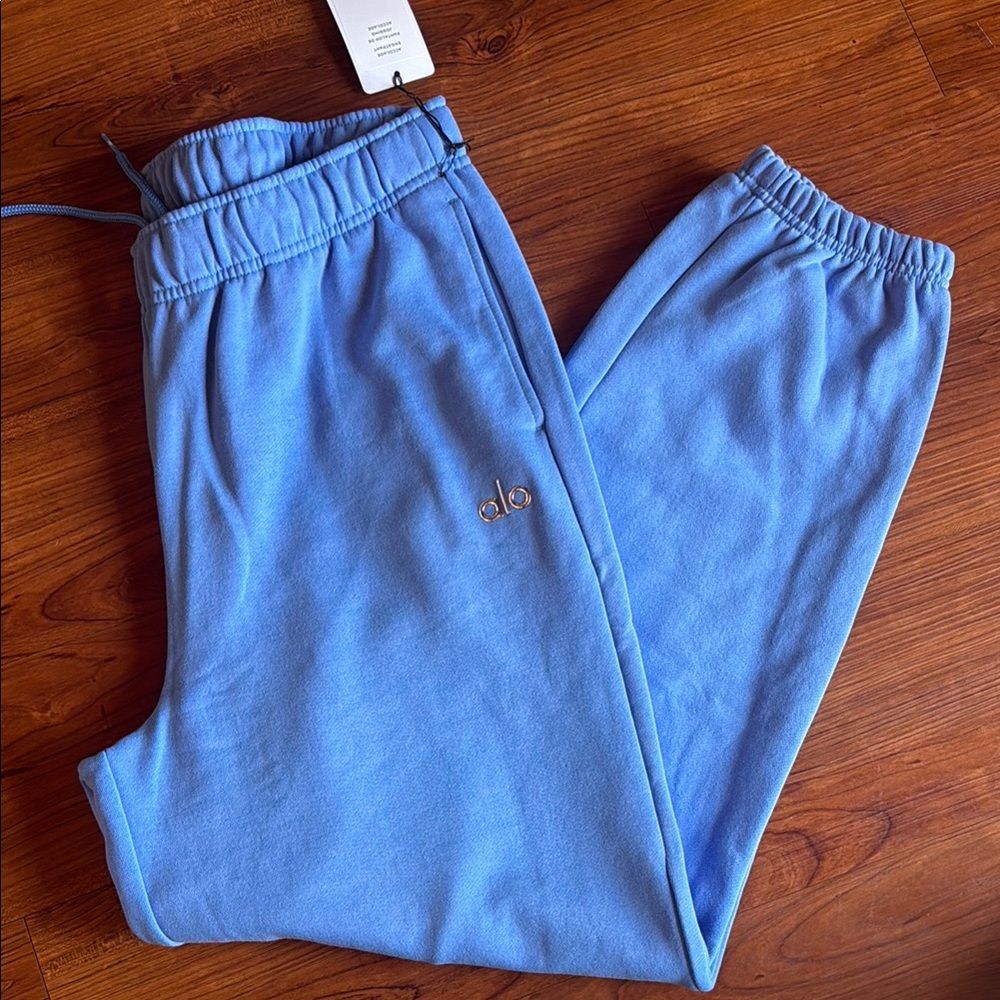 Alo Yoga Accolade Sweatpant Crystal Clear Blue NWT